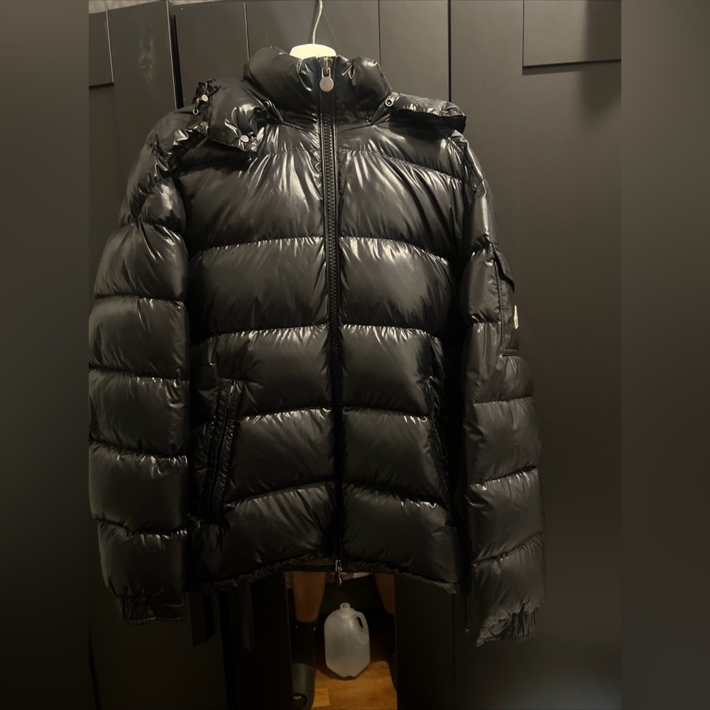 Moncler maya size 4 need gone asap